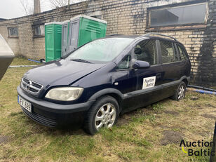 Opel Zafira minivan