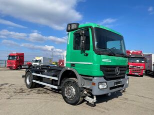 MERCEDES-BENZ ACTROS 1832 4x4 Hákový naťahovač kontajnerov EURO 3, poloautomat kamion rol kiper
