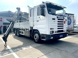 Scania R143 M kamion s ravnom platformom