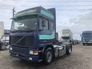 VOLVO F 12 tegljač